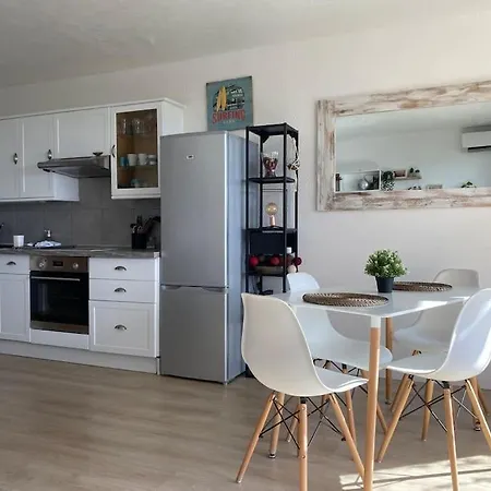 Appartement Vue Mer Mont Des Oiseaux Hyeres Exterior photo